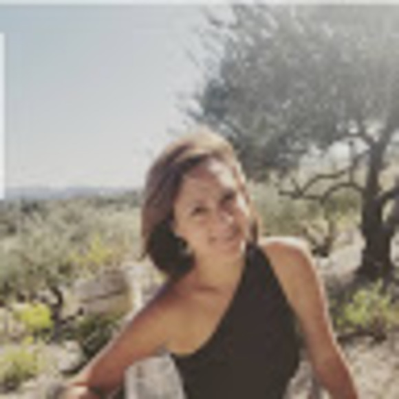 Meet your Posher, Vanessa - Picture 1 of 1